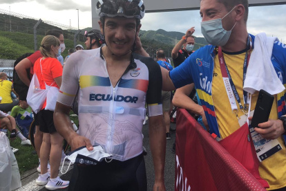 Carapaz gana la medalla de oro en Tokio 2020.