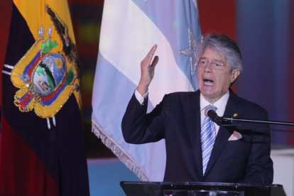Figura. Guillermo Lasso durante su presentación en la sesión solemne.