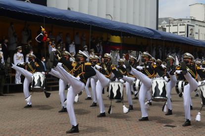 Actividad. Un desfile militar en honor a Guayaquil y en conmemoración al 80 aniversario del Combate Naval de Jambelí.