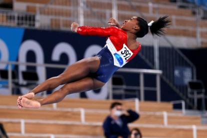 Simone Arianne Biles, es una gimnasta artística estadounidense, siete veces campeona nacional, ​ campeona olímpica en Río 2016​ y cinco veces campeona del mundo.