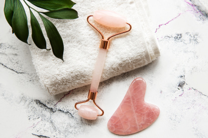 Rodillo facial y Gua Sha.
