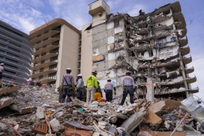 El derrumbe que causó alrededor de un centenar de muertes ahora representa un gran desafío para los sobrevivientes.