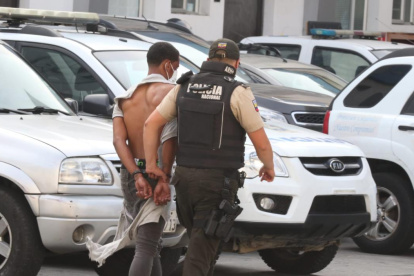 La Policía atrapó al individuo luego de que recibiera una paliza por parte de ciudadanos.