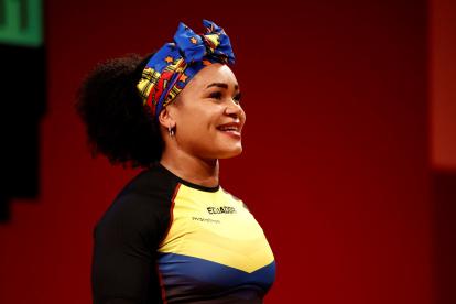 Dajomes suele competir en la mayoría de competencias con turbantes en la cabeza y bien maquillada.