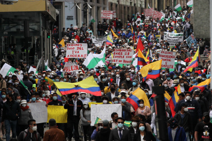 LA ASOCIACION DE ALCALDES AME REALIZARON UNA MARCHA HACIA EL PALACIO DE GOBIERNO PARA SER ATENDIDOS POR EL PRESIDENTE LENIN MORENO 09 DE MARZO DEL 2021 . Angelo Chamba. (ag-extra ag-expreso ag-quito)