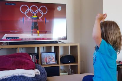 Un padre compartió la foto de su hija, emocionada con el triunfo de las competidoras.