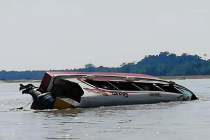 Percance. El accidente fluvial ocurrió pasadas las 09:00 en Sucumbíos.