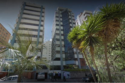 Fachada del edifico en donde funcionan las oficinas de Asobanca, en el norte de Quito.