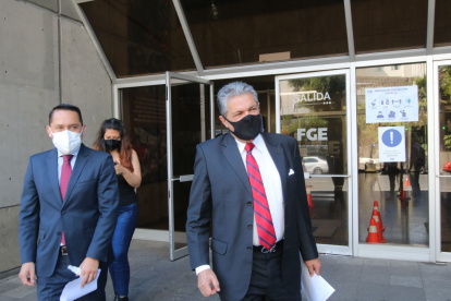 Defensa. Una vez aceptada a trámite la acusación particular, los defensores serán notificados con el documento.