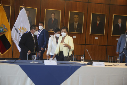 Información. Sin responder preguntas y junto a algunos jefes de bancadas, Llori habló del juicio político a Celi.