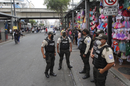 Calle. Así permanecieron las calles aledañas a la bahía alrededor de las 13:00, en plena hora pico.