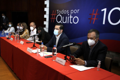 Convocatoria. En el encuentro varios representantes de sectores populares invitaron a los quiteños a marchar.