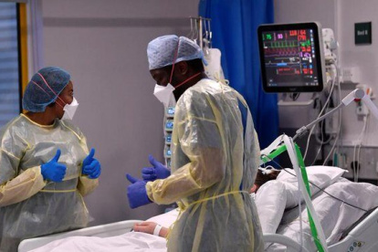 Los casos de hopsitalización por la variante delta de coronavirus se repiten en el Reino Unido.