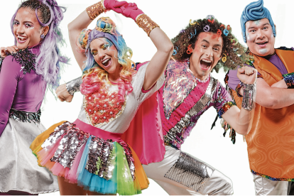 Binty (Valentina Flores), Relojita (Verito Álava), Soniak (Robert Raga) y Tetrak (Raúl Huerta) están a todo para celebrar esta fecha tan especial.