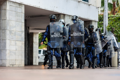 Operativo de control de comercio informal por parte de miembros del Cuacme.
