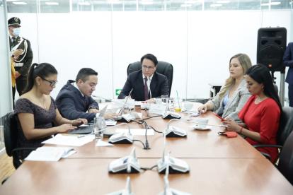 La mesa de Fiscalización sesionó bajo la modalidad semipresencial.