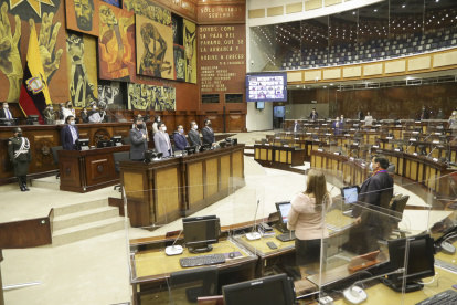 El pleno de la Asamblea Nacional entonó el Himno Nacional en conmemoración al 10 de Agosto.