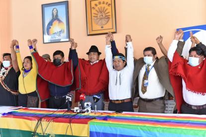 Reunión. Tras el anuncio, los dirigentes mantuvieron una reunión, a puerta cerrada, para tomar resoluciones.