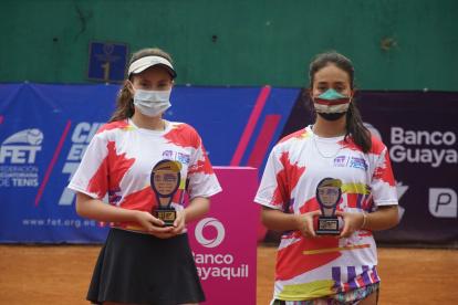 Valeska San Martín (i) lideró la categoría de los 16 años del torneo.
