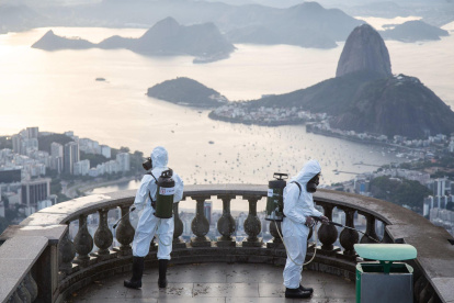 Los estados de Sao Paulo —el más poblado del país— y Río de Janeiro —el más turístico— concentran más de la mitad (52,9 %) de las pérdidas totales del turismo en Brasil desde el inicio de la pandemia, con 209.200 millones de reales (unos 40.230 millones de dólares).