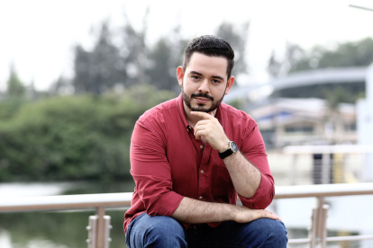 Carlos Sacoto se considera una persona con buen humor fuera de cámaras.