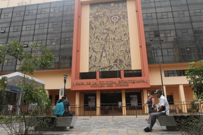 Escenario. Aspecto exterior de la Casa de la Cultura, Núcleo del Guayas, que tuvo que cancelar elecciones.