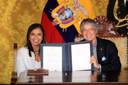 El presidente Lasso firmó el documento para la institucionalización del plantel.