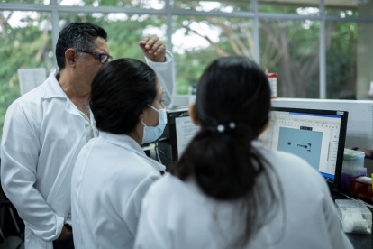 Seguimiento. Los investigadores de la Espol y ESPE estudian las variantes registradas de COVID-19 en el país.