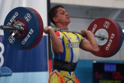 Eficacia. El pesista ecuatoriano Juan David Guadamud destacó en Monterrey.