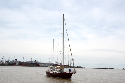 El velero Pros en Buenos Aires. EFE.