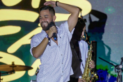 Para él, la música nunca ha sido una obligación y que traspase fronteras sería un sueño cumplido, pero no es algo que retumbe fuerte en su mente.