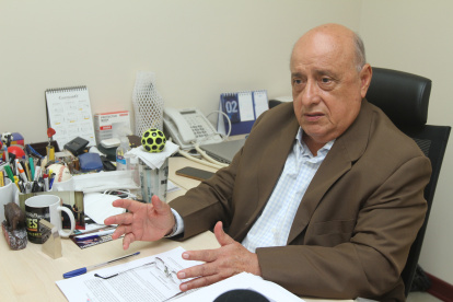 Chica es el presidente de Asociación Ecuatoriana de Radiodifusión.