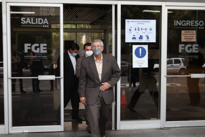 Reunión. El director del SNAI a su salida de la Fiscalía tras mantener una reunión este miércoles.