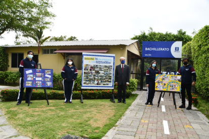 En el Instituto Particular Abdón Calderón se desarrollan varias actividades para celebrar un aniversario más del plantel.
