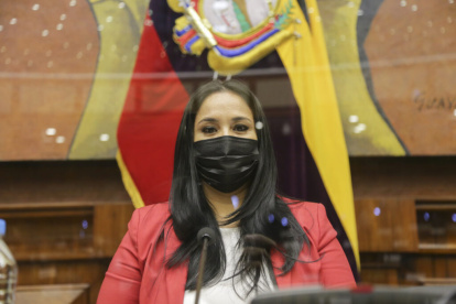 La Fiscalía General del Estado abrió una investigación por las denuncias de los posibles actos irregulares que habría cometido la asambleísta Bella Jiménez, segunda vicepresidenta de la Asamblea Nacional.