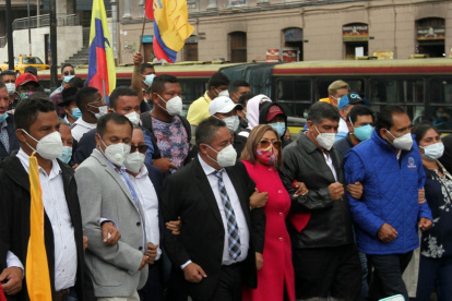Periodo. Raúl Delgado (centro) es el presidente saliente de la AME. Encabezó las últimas movilizaciones.