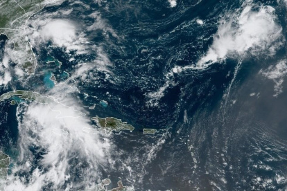 Imagen satelital cedida este jueves por la Oficina Nacional de Administración Oceánica y Atmosférica de Estados Unidos (NOAA).
