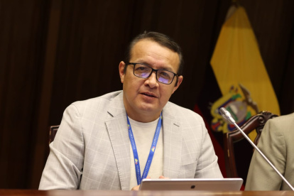 El legislador llegó a la Asamblea con el Partido Social Cristiano (PSC), pero pocos días después se separó del bloque y se declaró independiente.