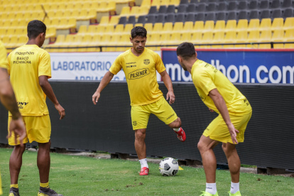 El plantel realiza su penúltimo entrenamiento en el Estadio Banco Pichincha.