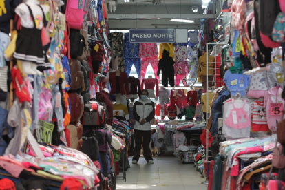 Situación. Pasajes vacíos por horas y poco movimiento entre semana es lo que dicen vivir los comerciantes del centro comercial Hermano Miguel, pero también del Nuevo Amanecer.