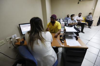 Trámite. Usuarios piden copias certificadas de documentos en la CTE.