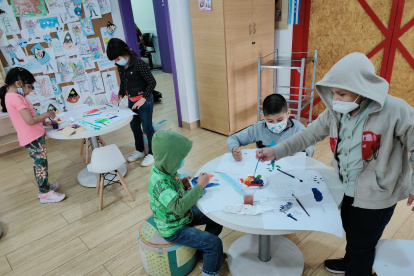 Durante tres semanas, un grupo de niños de Solca aprendió a dibujar y a pintar.