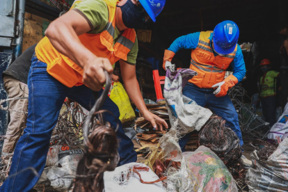 Hecho. Cada vez hay más casos en los que se encuentran estos materiales en centros de acopio.