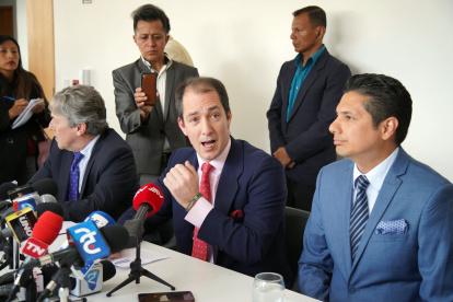 El diputado Víctor González del partido Vox en una visita a Ecuador.
