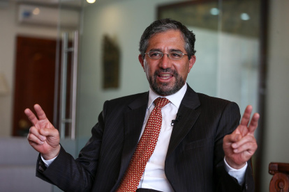 El ministro ecuatoriano de Exteriores, Mauricio Montalvo, durante una entrevista con Efe, hoy en Quito (Ecuador).