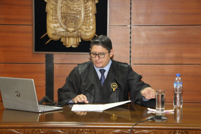Audiencia. El juez Wálter Macías reinstaló este viernes la audiencia en el caso de la exlegisladora de Loja.