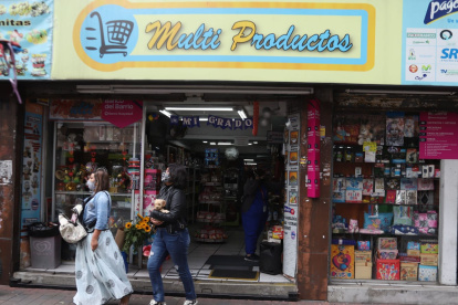 Movimiento. En las calles de La Mariscal hay más movimiento y nuevos comercios atraen a los clientes.