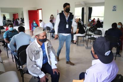 Quito. Los dirigentes reciben charlas sobre manejo de emociones. Ellos cuentan que en los barrios hay jóvenes con depresión