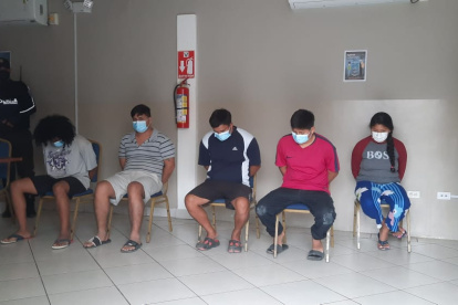 Cuatro hombres y una mujer fueron detenidos cuando intentaban trasladar a la víctima a otro sitio.