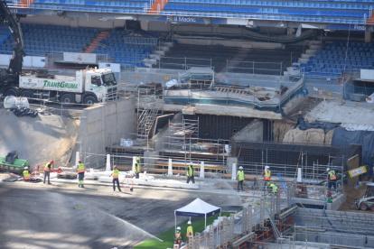 Así luce el Santiago Bernabéu, cuando faltan días para que los aficionados retornen a sus graderíos.